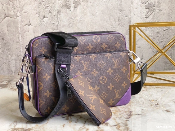 WIS MESSENGER TRIO VUITTON LOUIS 1230